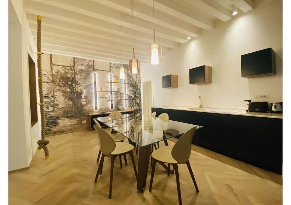 Sweet Time Venice, Luxury San Marco Frezzaria Apt! 외부 사진