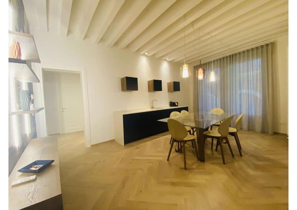 Sweet Time Venice, Luxury San Marco Frezzaria Apt! 외부 사진