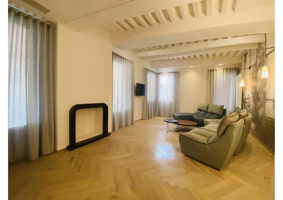 Sweet Time Venice, Luxury San Marco Frezzaria Apt! 외부 사진