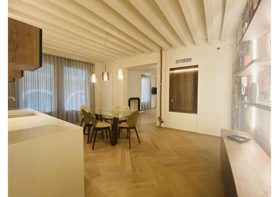 Sweet Time Venice, Luxury San Marco Frezzaria Apt! 외부 사진
